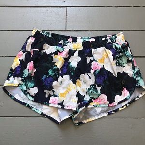 Old Navy Active Flower Running Shorts Size Small